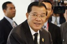 สมเด็จฮุนเซนนายกรัฐมนตรีกัมพูชาเรียกร้องให้ทหารกัมพูชาและไทย  มีความอดกลั้น - ảnh 1