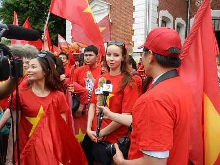 ชาวเวียดนามในรัสเซียประท้วงจีน - ảnh 1