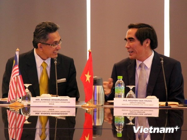 เวียดนามและมาเลเซียแลกเปลี่ยนประสบการณ์ในการพัฒนานิคมอุตสาหกรรมและเศรษฐกิจ - ảnh 1