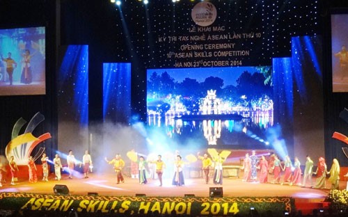 เปิดการแข่งขันฝีมือแรงงานอาเซียน ครั้งที่๑๐ ที่เวียดนาม - ảnh 1