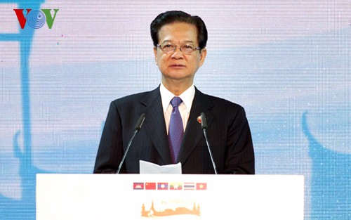ท่านเหงวียนเติ๊นหยุงนายกรัฐมนตรีเวียดนามเข้าร่วมการประชุมสุดยอดจีเอ็มเอส๕  - ảnh 2