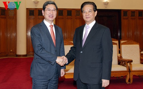 นายกรัฐมนตรีเวียดนามให้การต้อนรับอดีตนายกรัฐมนตรีอิตาลีและสมาคมมิตรภาพสาธารณรัฐเกาหลี– เวียดนาม - ảnh 2