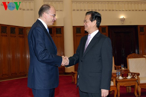 นายกรัฐมนตรีเวียดนามให้การต้อนรับอดีตนายกรัฐมนตรีอิตาลีและสมาคมมิตรภาพสาธารณรัฐเกาหลี– เวียดนาม - ảnh 1