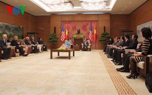 ยกระดับความสัมพันธ์ระหว่างเวียดนามกับสหรัฐให้กลายเป็นหุ้นส่วนยุทธศาสตร์ - ảnh 1