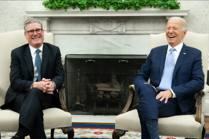 President Biden meets new British PM on NATO sidelines - ảnh 1