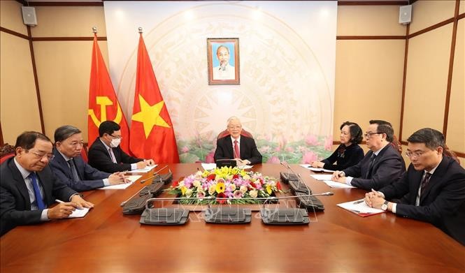 Генеральный секретарь ЦК КПВ, президент Вьетнама провел телефонный разговор с первым секретарем Коммунистической партии Кубы  - ảnh 1