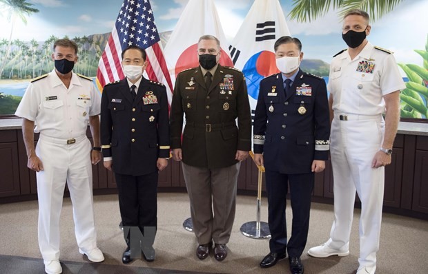 Военные Республики Корея, США и Японии договорились активизировать военное сотрудничество - ảnh 1
