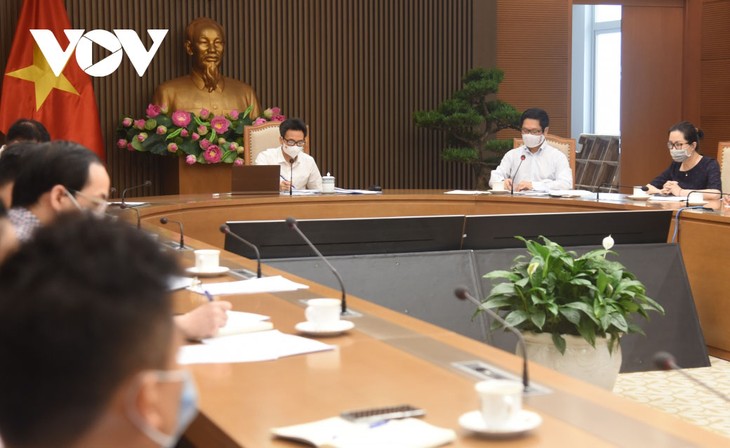 Правительство Вьетнама призывает жителей и бизнес-круги оказывать помощь в борьбе с COVID-19 - ảnh 1