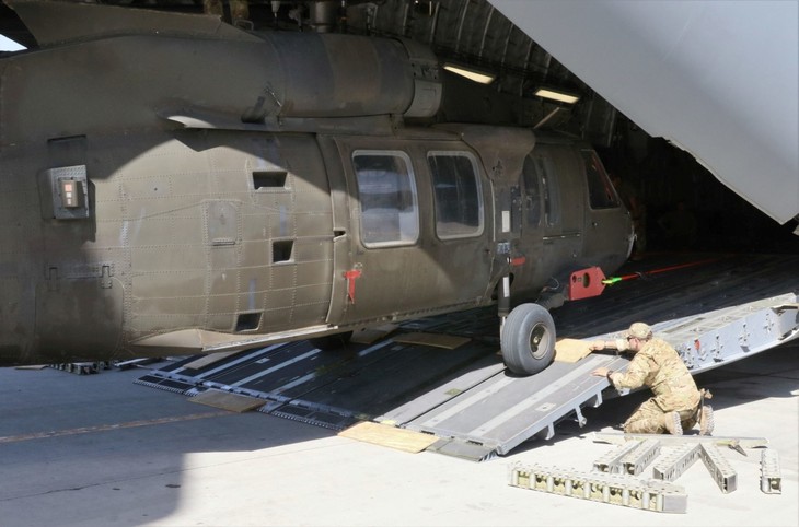 Силы США и НАТО покинули авиабазу Баграм в Афганистане - ảnh 1