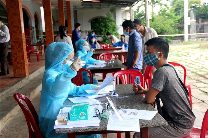 Утром 9 июля во Вьетнаме выявлено 425 новых случаев заражения коронавирусом - ảnh 1