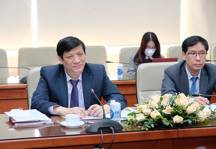 Вьетнам желает сотрудничать с иностранными фармацевтическими компаниями и производителями вакцин - ảnh 1