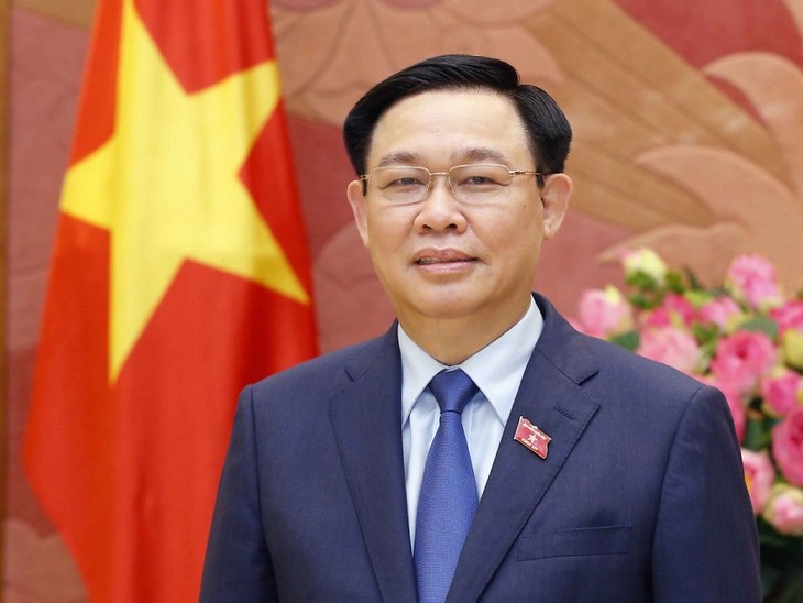 Председатель Нацсобрания Вьетнама поздравил спикеров двух палат парламента Австралии с Национальным праздником - ảnh 1