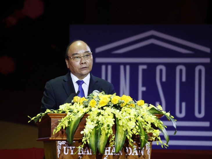 Президент Нгуен Суан Фук принял участие в церемонии празднования 200-ой годовщины со дня рождения Нгуен Динь Тьеу - ảnh 1