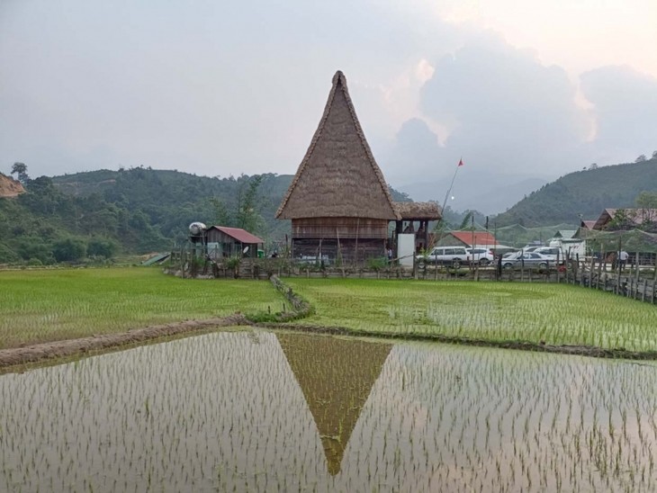 Открытие деревни общественного туризма Виронгео народости Соданг в провинции Контум  - ảnh 1