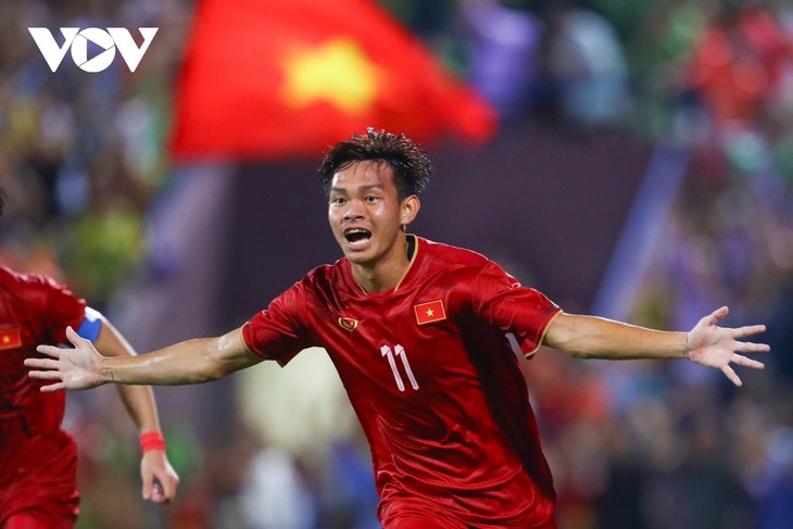 Сборная U23 Вьетнама вышла в финальный этап Чемпионата Азии по футболу 2024 г. - ảnh 1