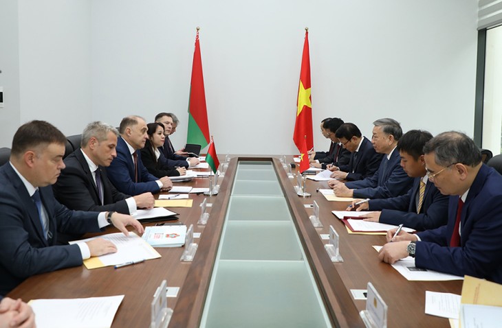 Министр общественной безопасности То Лам провел переговоры с госсекретарем Совета безопасности Беларуси  - ảnh 1