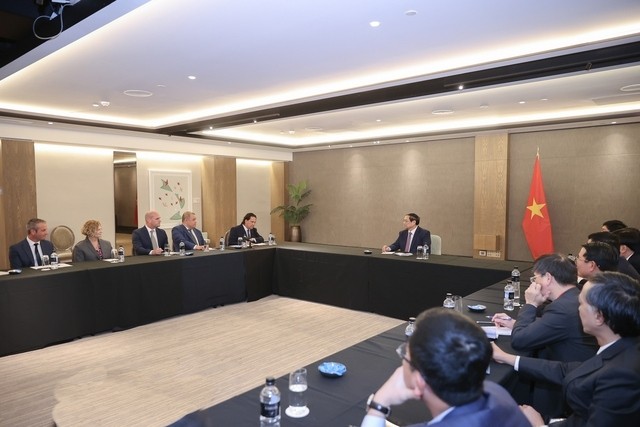 Премьер-министр Фам Минь Тинь провел рабочие встречи с учеными и бизнесменами Новой Зеландии  - ảnh 2