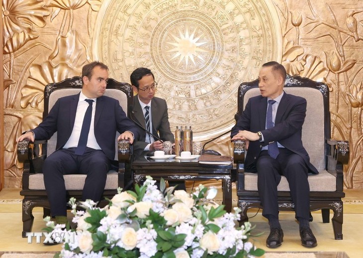 Вьетнам придаёт серьёзное значение отношениям стратегического партнерства с Францией  - ảnh 1