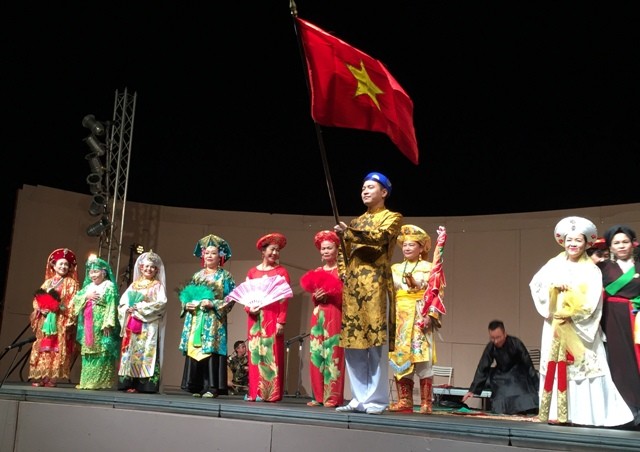 Đại sứ quán Việt Nam tại Hy Lạp - Đối tác tổ chức Lễ hội Văn hóa dân gian quốc tế tại Lefkada    - ảnh 2