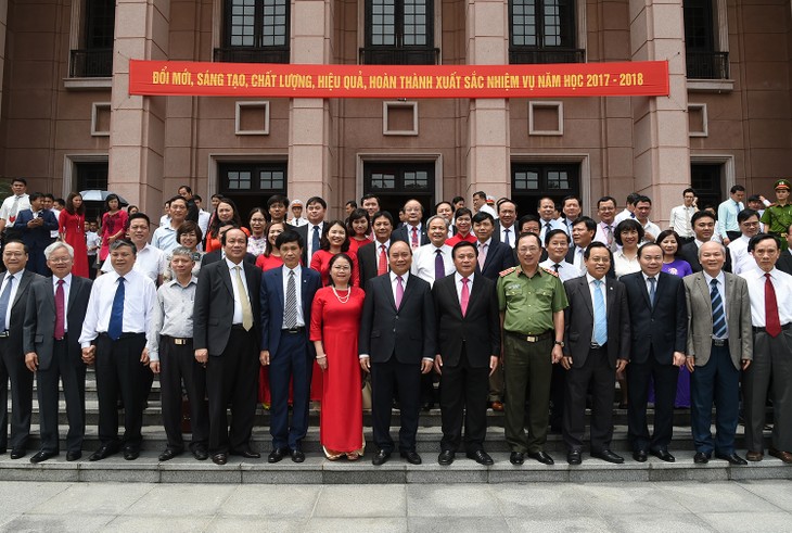 Thủ tướng Nguyễn Xuân Phúc dự Lễ khai giảng năm học mới Học viện Chính trị Quốc gia Hồ Chí Minh - ảnh 1