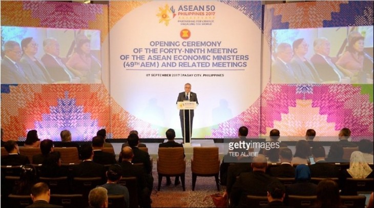 ASEAN thúc đẩy kinh tế, đầu tư và hội nhập thương mại  - ảnh 1