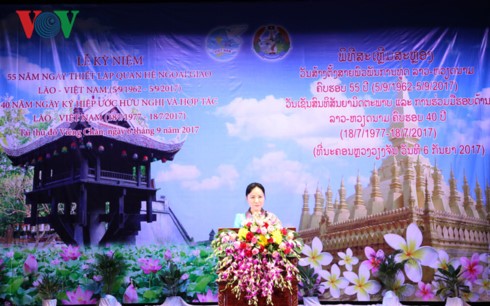 Phụ nữ Việt-Lào tham dự Lễ mít-tinh kỷ niệm Năm đoàn kết hữu nghị - ảnh 2