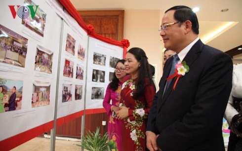 Phụ nữ Việt-Lào tham dự Lễ mít-tinh kỷ niệm Năm đoàn kết hữu nghị - ảnh 5