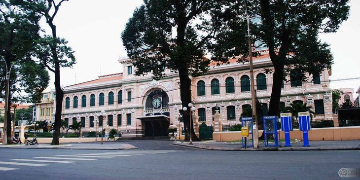 Bưu điện Trung tâm Sài gòn, công trình kiến trúc đặc biệt ở thành phố Hồ Chí Minh - ảnh 1