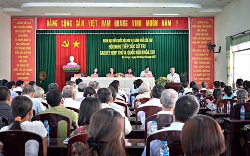 Chủ tịch Quốc hội Nguyễn Thị Kim Ngân tiếp xúc cử tri thành phố Cần Thơ - ảnh 1
