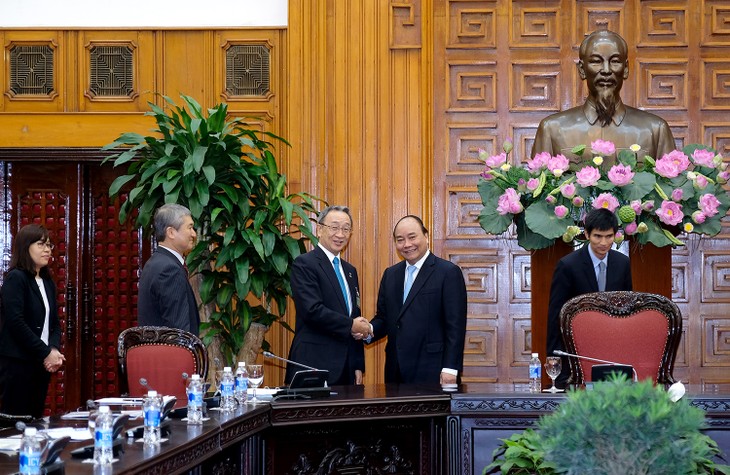 Thủ tướng Nguyễn Xuân Phúc tiếp đại biểu Liên đoàn KEIDANREN - ảnh 1