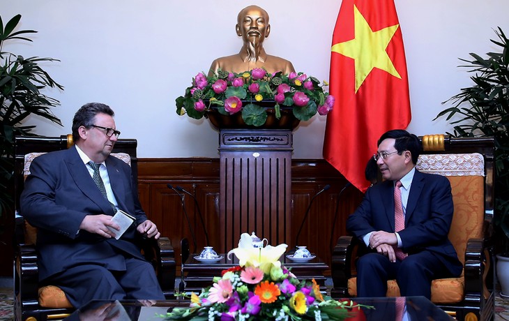 Phó Thủ tướng, Bộ trưởng Ngoại giao Phạm Bình Minh tiếp Đại sứ Phần Lan  - ảnh 1