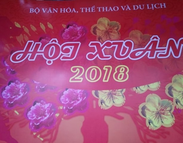 Rộn ràng Hội chợ Xuân 2018 tại triển lãm VHNT Vân Hồ, Hà Nội - ảnh 1