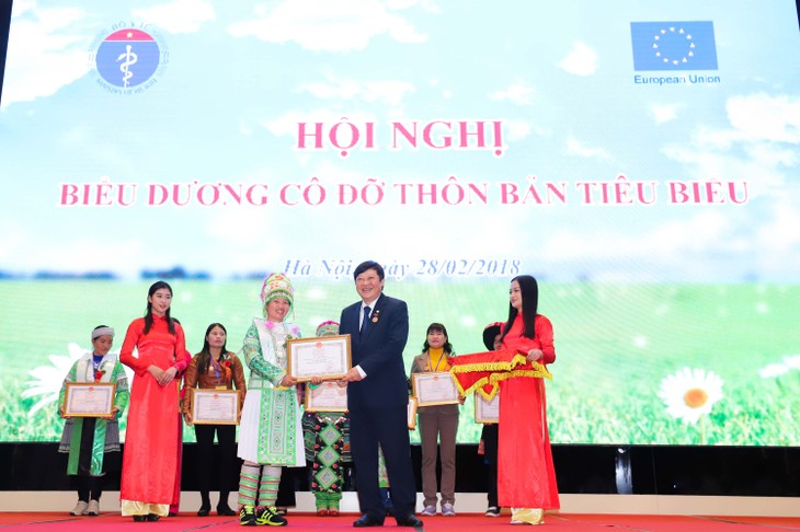 Liên minh châu Âu, nhà tài trợ lớn nhất cho mạng lưới “Cô đỡ thôn bản” tại Việt Nam - ảnh 1
