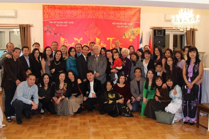 Đại sứ quán Việt Nam tại Hi Lạp tổ chức chương trình mừng xuân Mậu Tuất 2018 - ảnh 1