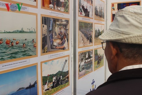 Sơn La khai mạc Triển lãm tranh, ảnh về biển đảo Việt Nam - ảnh 2