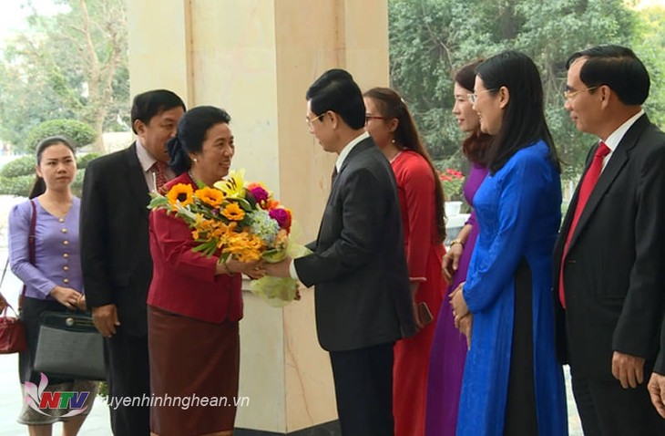 Đoàn đại biểu Ủy ban Dân tộc Quốc hội Lào thăm Nghệ An - ảnh 1