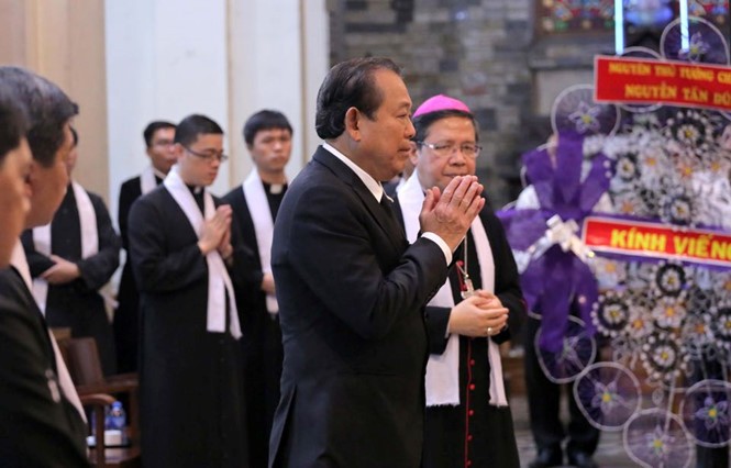Phó Thủ tướng Trương Hoà Bình viếng Đức Tổng Giám mục Phao lô Bùi Văn Đọc - ảnh 1