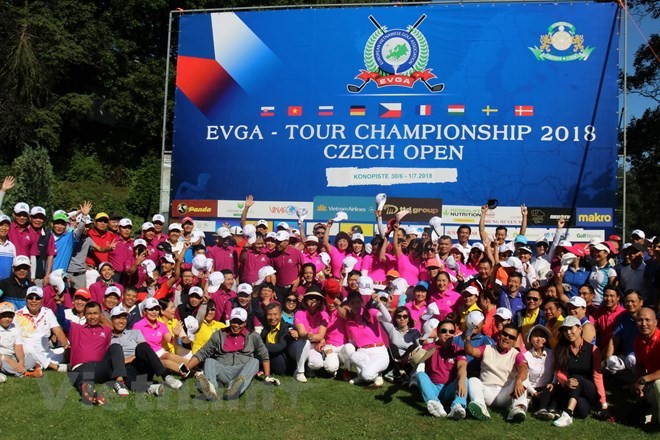 Sôi động giải Golf EVGA Tour Champs 2018 tại Cộng hòa Czech - ảnh 1