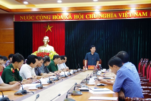 Phó Thủ tướng Trịnh Đình Dũng chỉ đạo công tác khắc phục sạt lở nghiêm trọng tại tỉnh Hòa Bình  - ảnh 1