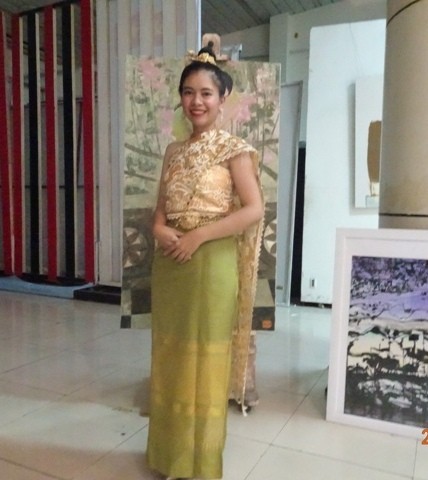 Rực rỡ sắc màu trang phục truyền thống các nước ASEAN - ảnh 14