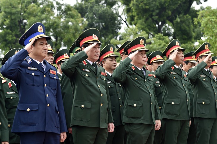 Lãnh đạo Đảng, Nhà nước vào Lăng viếng Chủ tịch Hồ Chí Minh - ảnh 3