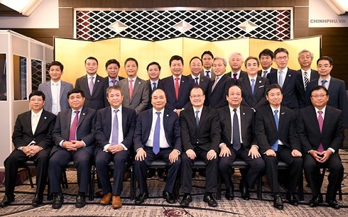Thủ tướng Nguyễn Xuân Phúc tọa đàm với các doanh nghiệp hạ tầng và tài chính Nhật Bản - ảnh 2