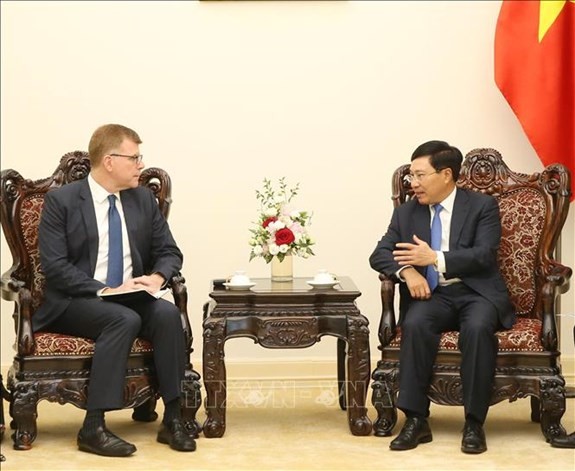  Phó Thủ tướng, Bộ trưởng Ngoại giao Phạm Bình Minh tiếp Phó Chủ tịch Ngân hàng Phát triển châu Á  - ảnh 1