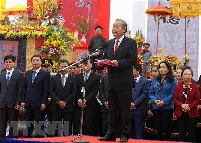 Phó Thủ tướng Thường trực Chính phủ Trương Hòa Bình dự và thực hiện nghi lễ cày tịch điền tại tỉnh Hà Nam - ảnh 1