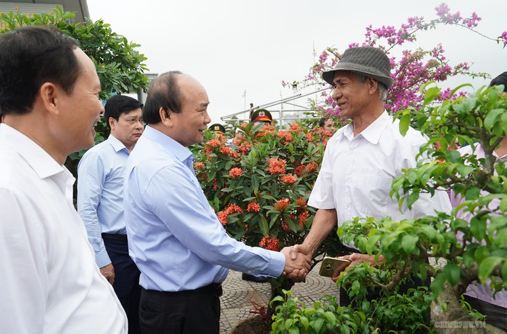 Thủ tướng Nguyễn Xuân Phúc tham quan triển lãm “Thanh Hóa xưa và nay” - ảnh 1