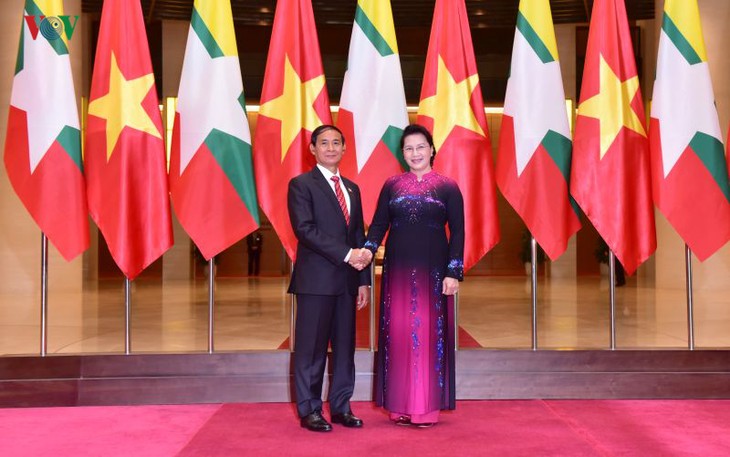 Chủ tịch Quốc hội Nguyễn Thị Kim Ngân hội kiến Tổng thống Myanmar - ảnh 1