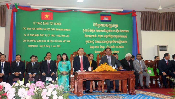Việt Nam góp phần nâng cao chất lượng nguồn nhân lực cho Campuchia - ảnh 1