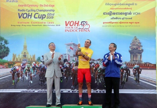 Giải đua xe đạp Nam Kỳ Khởi Nghĩa đi qua thủ đô Phnom Penh, Campuchia - ảnh 4