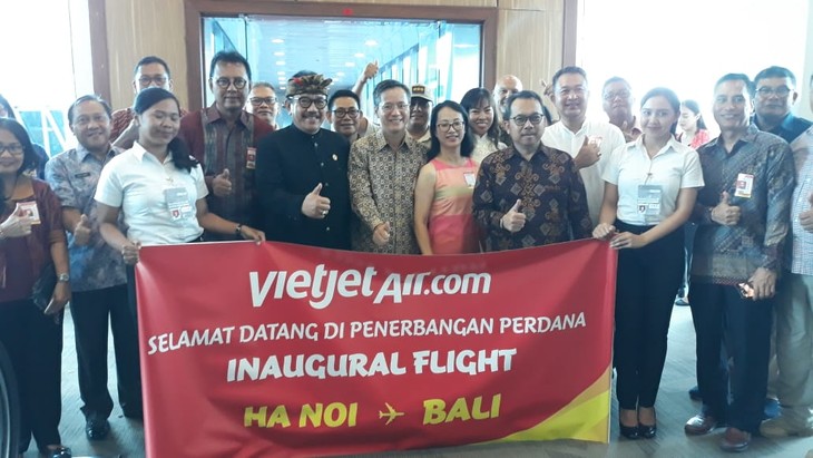 Vietjet khai trương đường bay thẳng đầu tiên giữa Hà Nội và Bali, Indonesia - ảnh 2