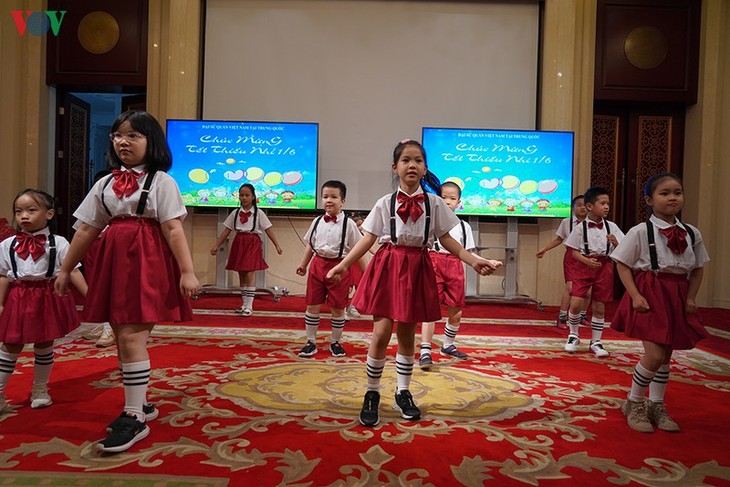 ĐSQ Việt Nam tại Bắc Kinh, Trung Quốc tổ chức ngày Quốc tế thiếu nhi - ảnh 6